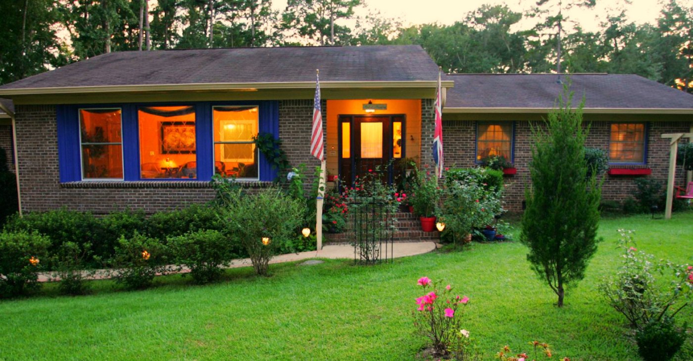 Little English Guesthouse Bed and Breakfast